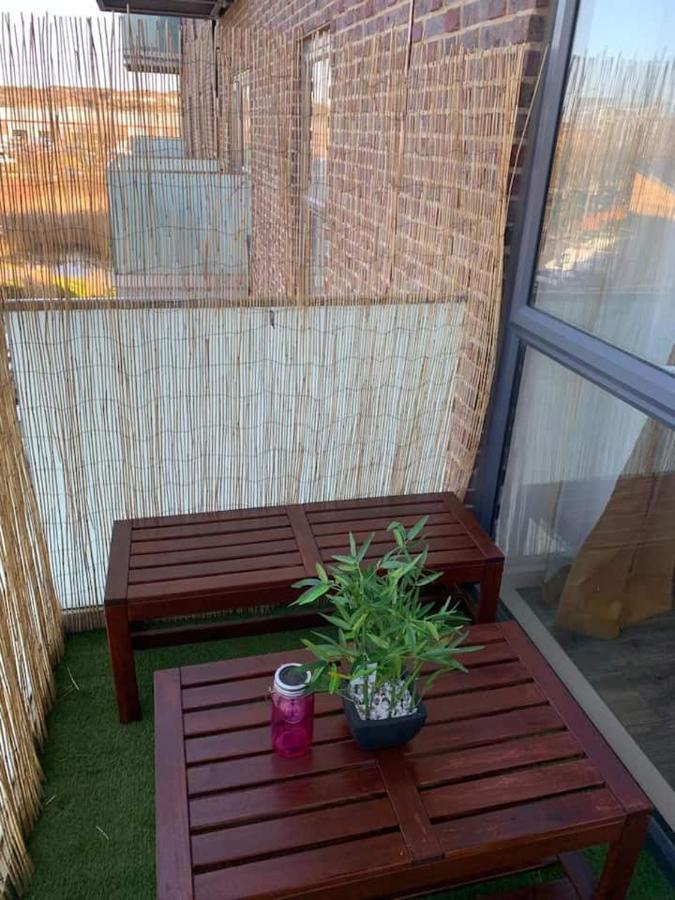 Lovely 1-Bed Serviced Apartment With Free Parking West Thurrock Exterior foto